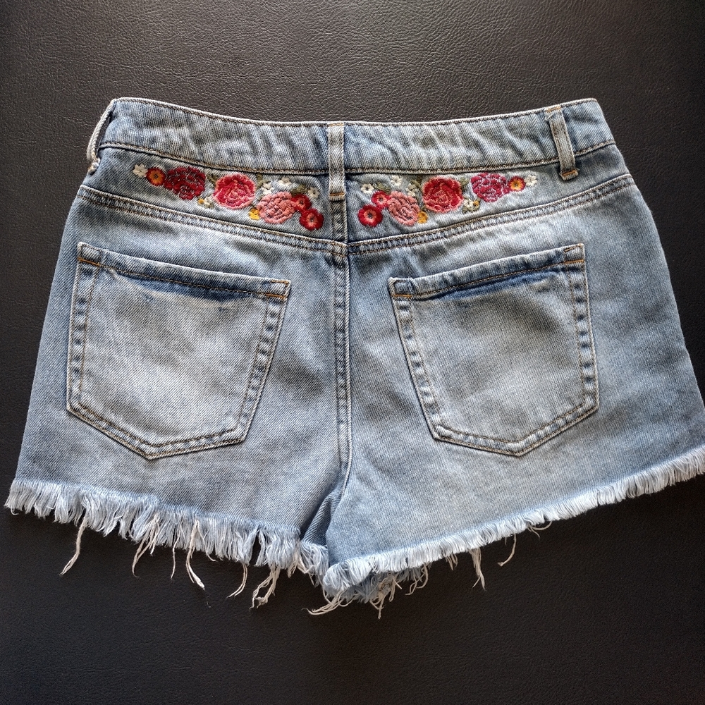 FOREVER 21 BOHO HIPPIE FLORAL EMBROIDERED SHORTS - Picture 2 of 10